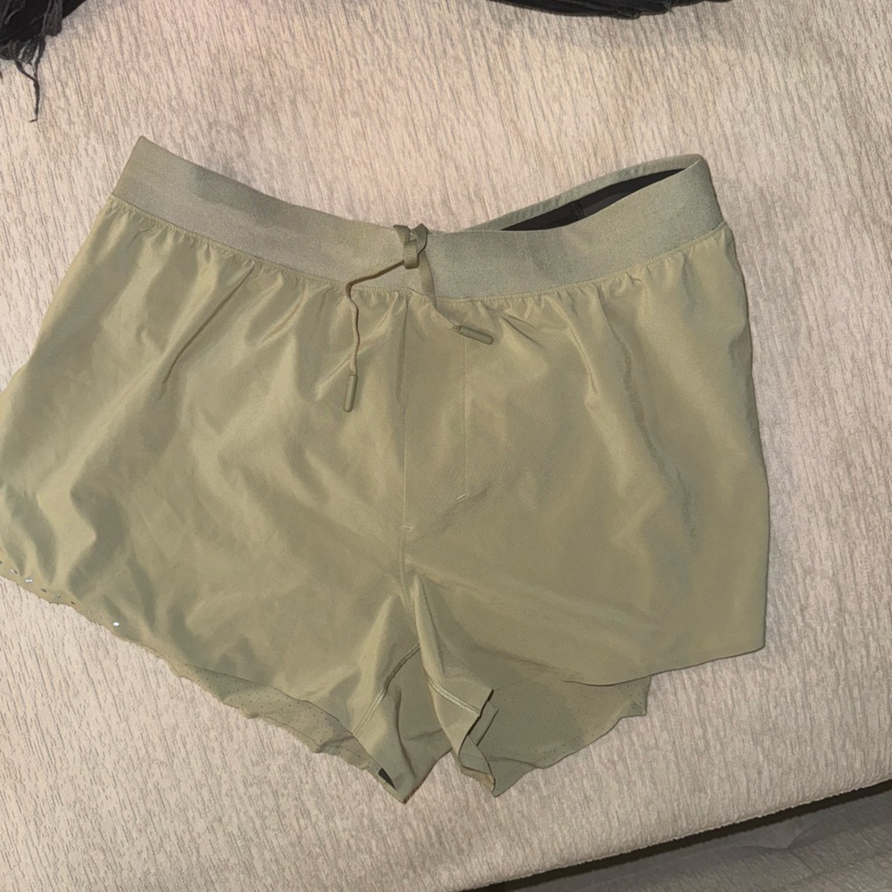 Lululemon Fast and Free Reflective Short 3" - L